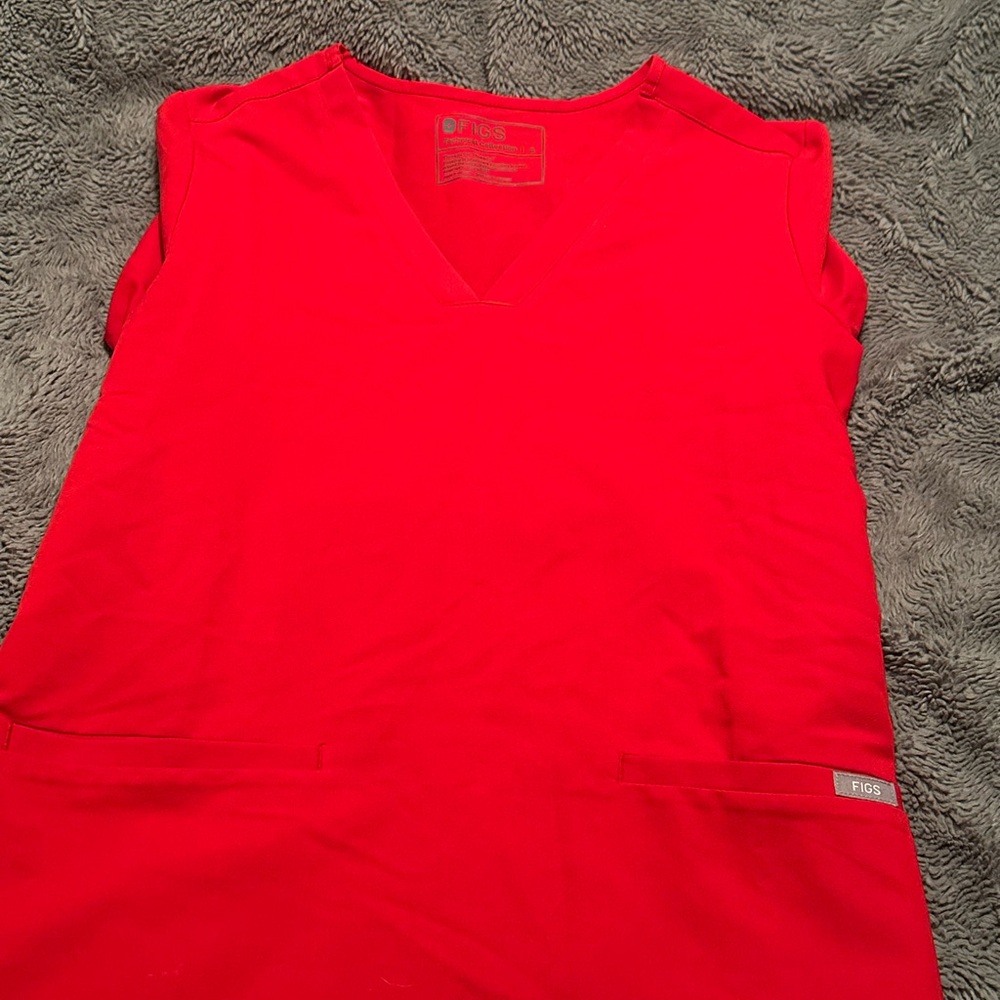 Figs Women’s Red Casma 3 Pocket Scrub Top
